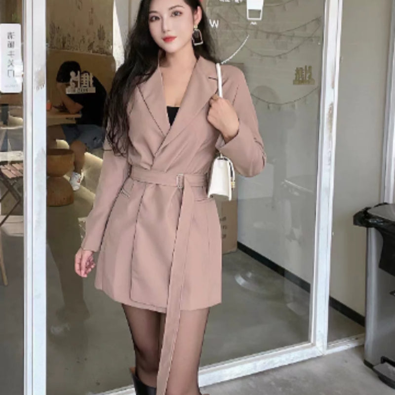 Western-style Tailored Blazer With A Cinched Waist And Tie